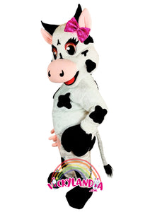 Descubre la magia de nuestro muñeco publicitario de Vaca Presumida con negro fiesta en Vickylandia. Son disfraces cabezones perfectos para fiestas infantiles, shows, cumpleaños, estrategias publicitarias, carnavales, fiestas patronales, espectáculos, cabalgatas y cualquier tipo de evento.